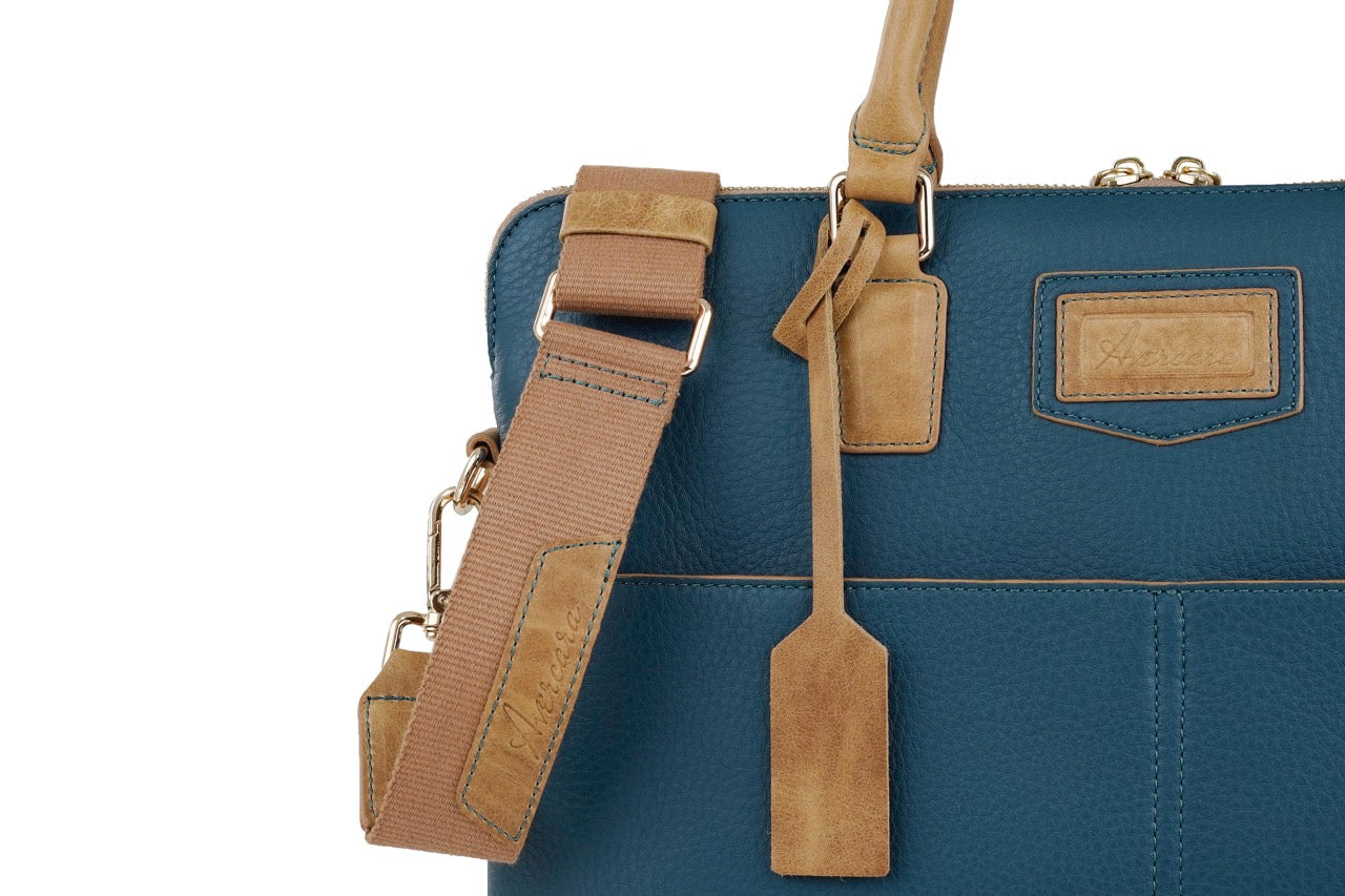 The 2 O'Clock - Limited Duck Blue - Avercara US